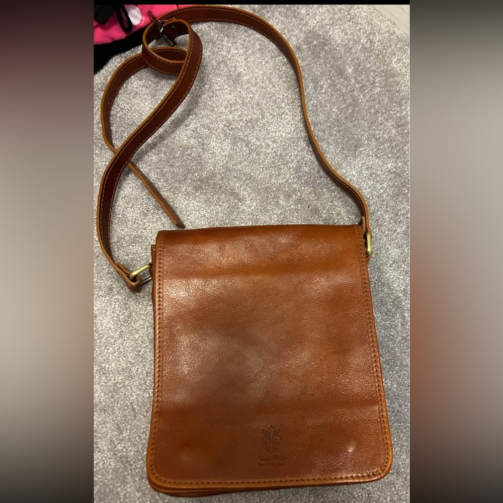 BRAND NEW Vera Pelle Leather Crossbody